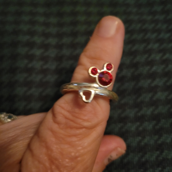 Avon Jewelry - Mackey Mouse Sterling Ring size 8 ❤️‍🔥❤️‍🔥